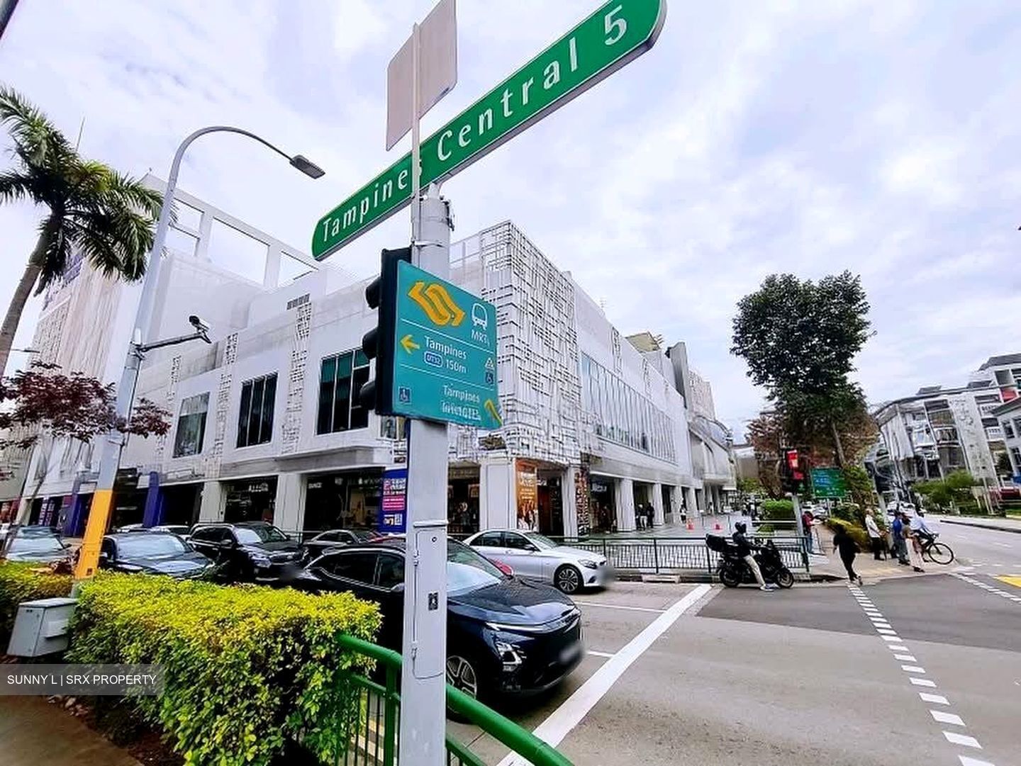 Tampines Central 1 (D18), Retail #568091691